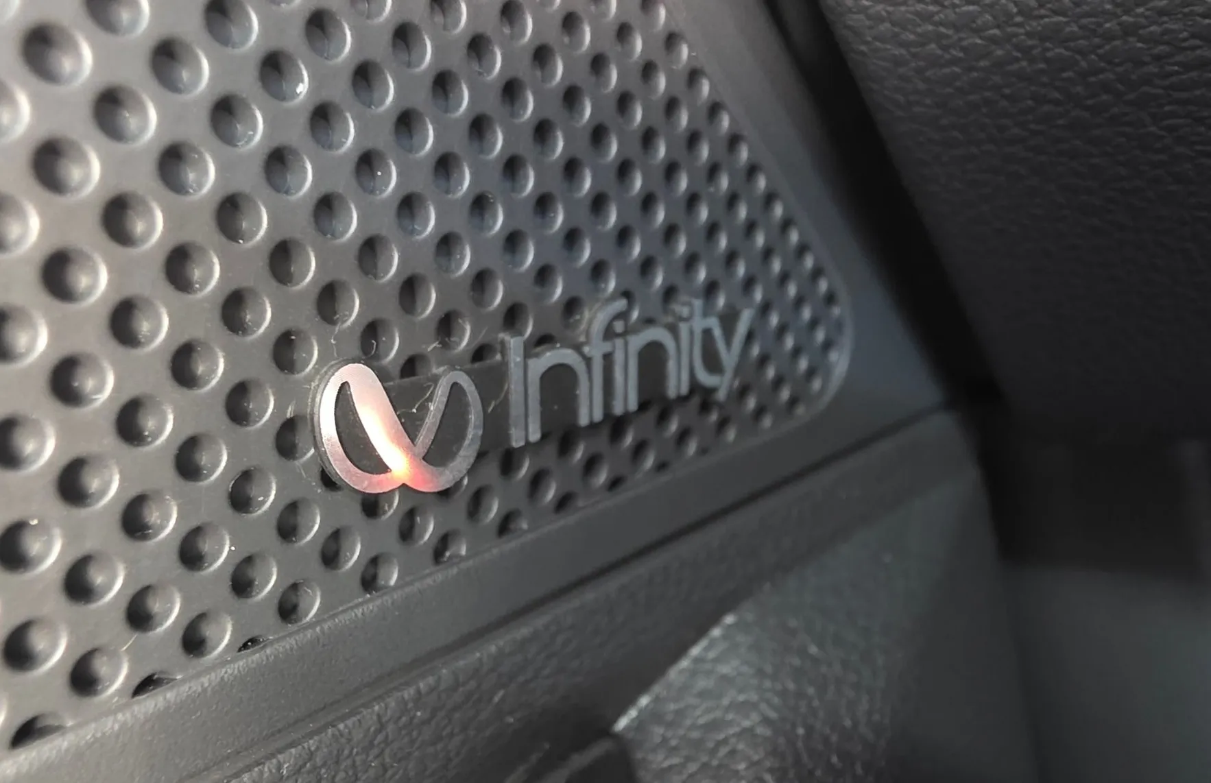 Zunanja slika - Hyundai Ioniq - - SLO-  LED - USNJE - KAMERA - MEMORY - FUL OPREMA - 17