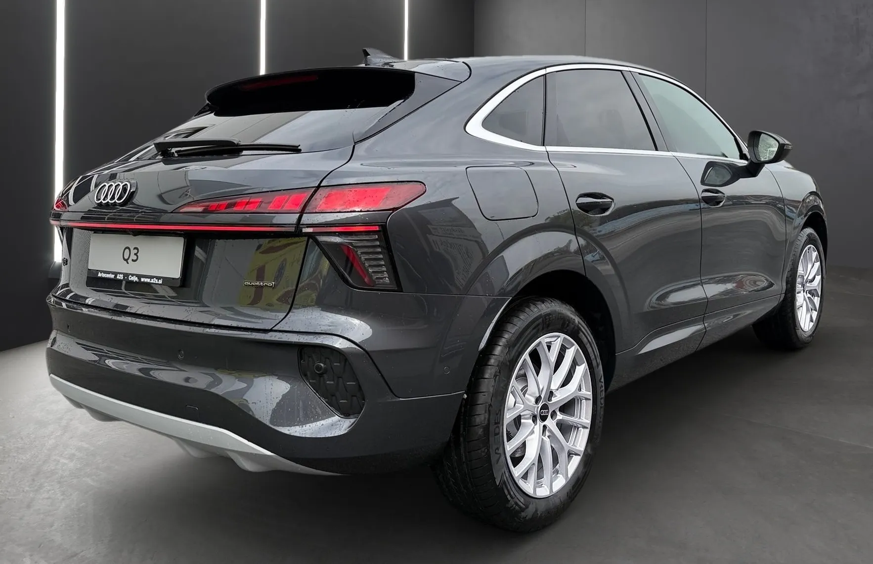 Zunanja slika - Audi Q3 - Sportback TFSI quattro S tronic - 3