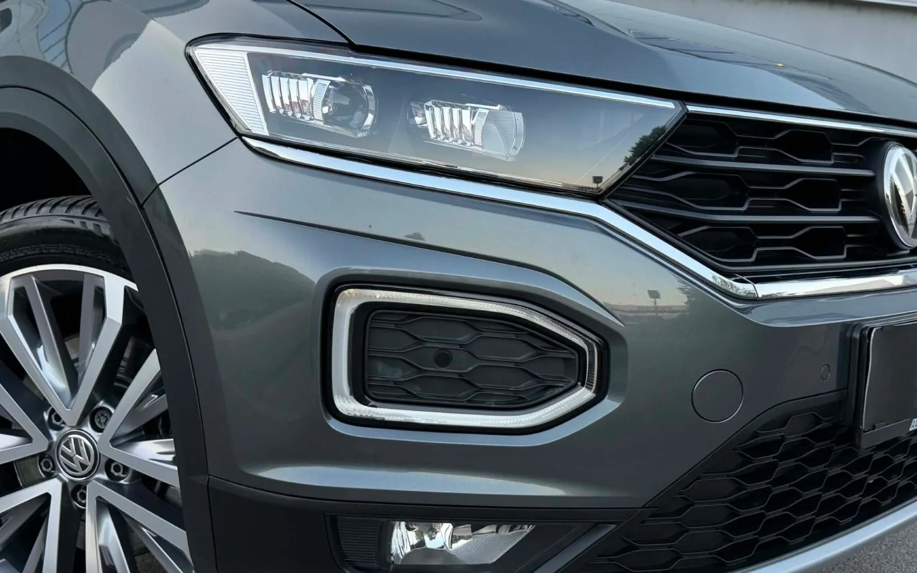 Notranja slika - Volkswagen T-Roc - 1.5 TSI-DSG-VIRUTAL-FUL LED-NAVI-KAMERA-ACC-F1- - 8