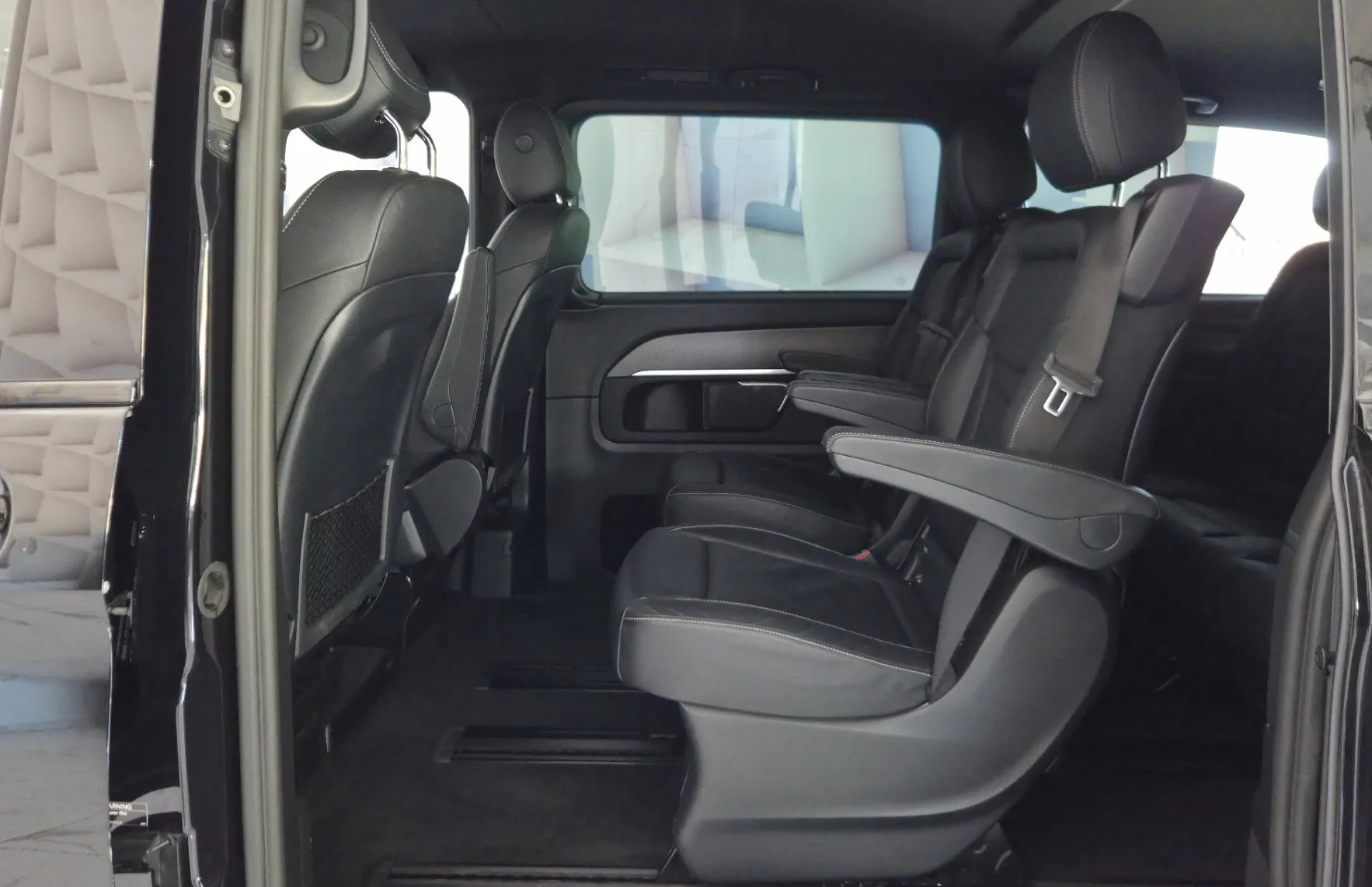 Zunanja slika - Mercedes-Benz V-Razred - V 300 d Avt-KAM360-BURMESTER-2X DRSNA-LED - 17