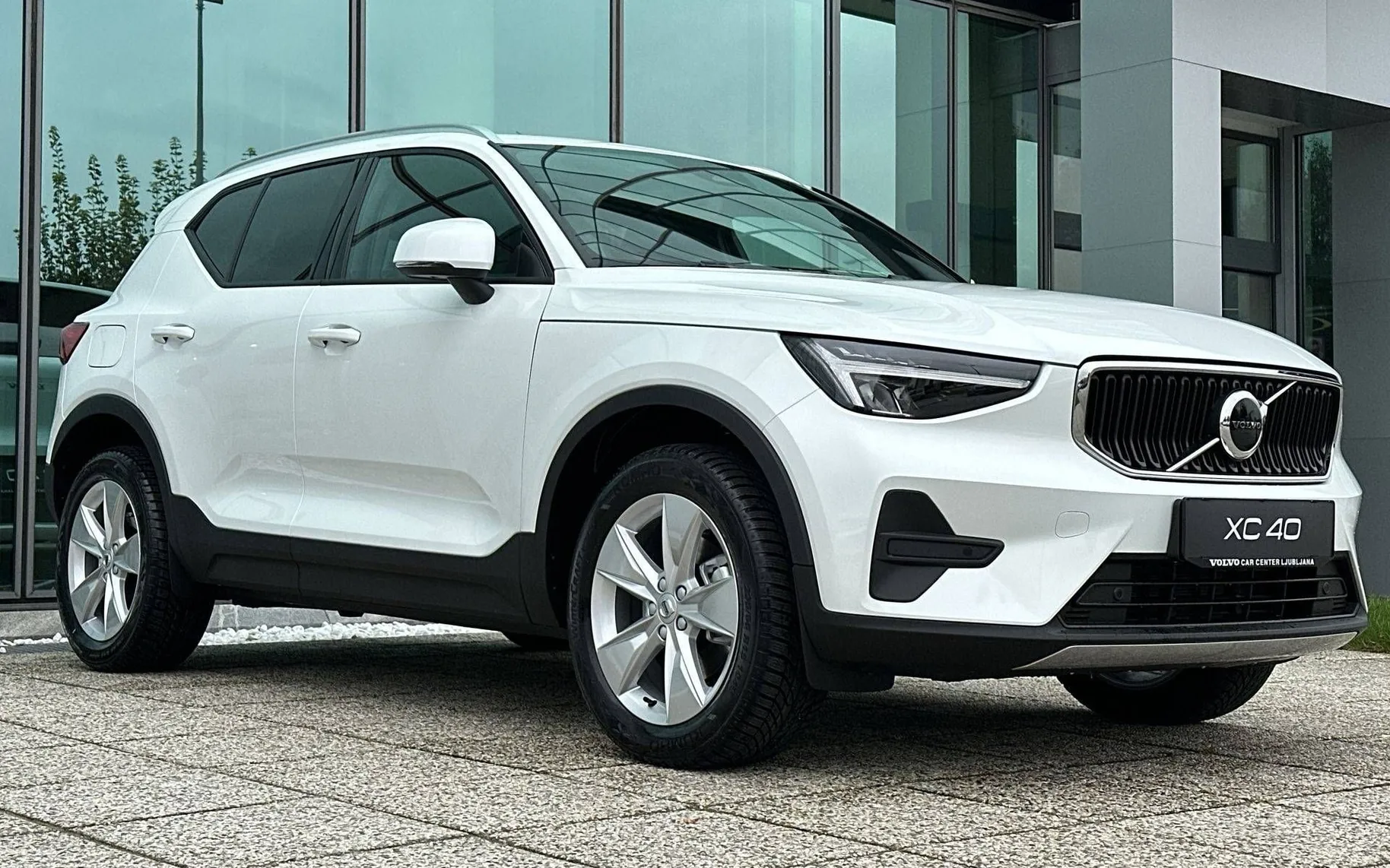 Zunanja slika - Volvo XC40 - B3 P Core AT DCT... - 10