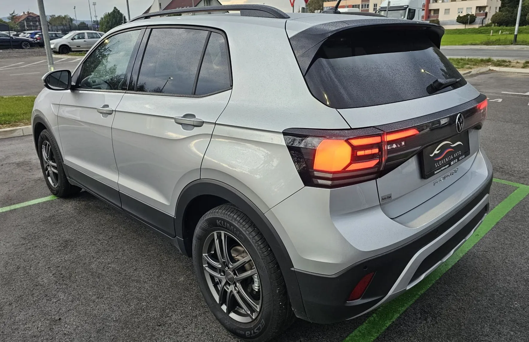 Zunanja slika - Volkswagen T-Cross - 1.0 TSI BMT 4Joy |Slovenski|1 lastnik|kot nov| - 6