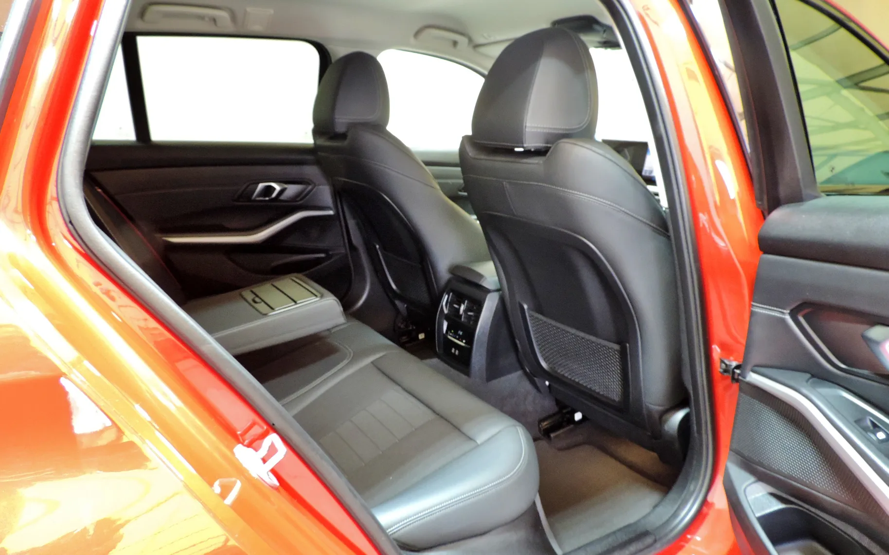 Zunanja slika - BMW Serija 3 - 320e Touring Avt. USNJE-KAMERA-MRTVI KOTI-KLJUKA - 12