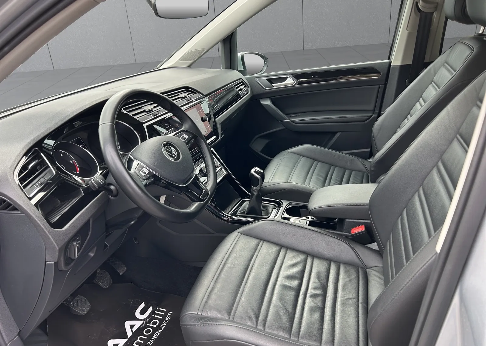 Zunanja slika - Volkswagen Touran - 2,0 TDI BMT Family DSG - 6