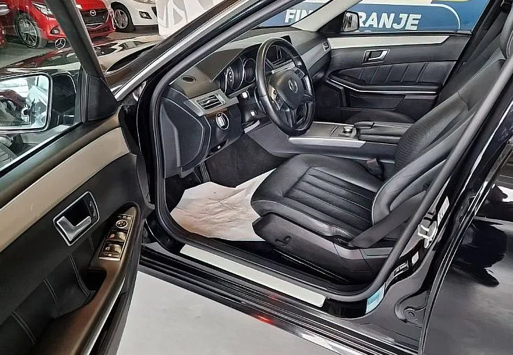 Zunanja slika - Mercedes-Benz E-Razred - E 200 BlueTEC ELEGANCE LED NAVIGACIJA... - 8