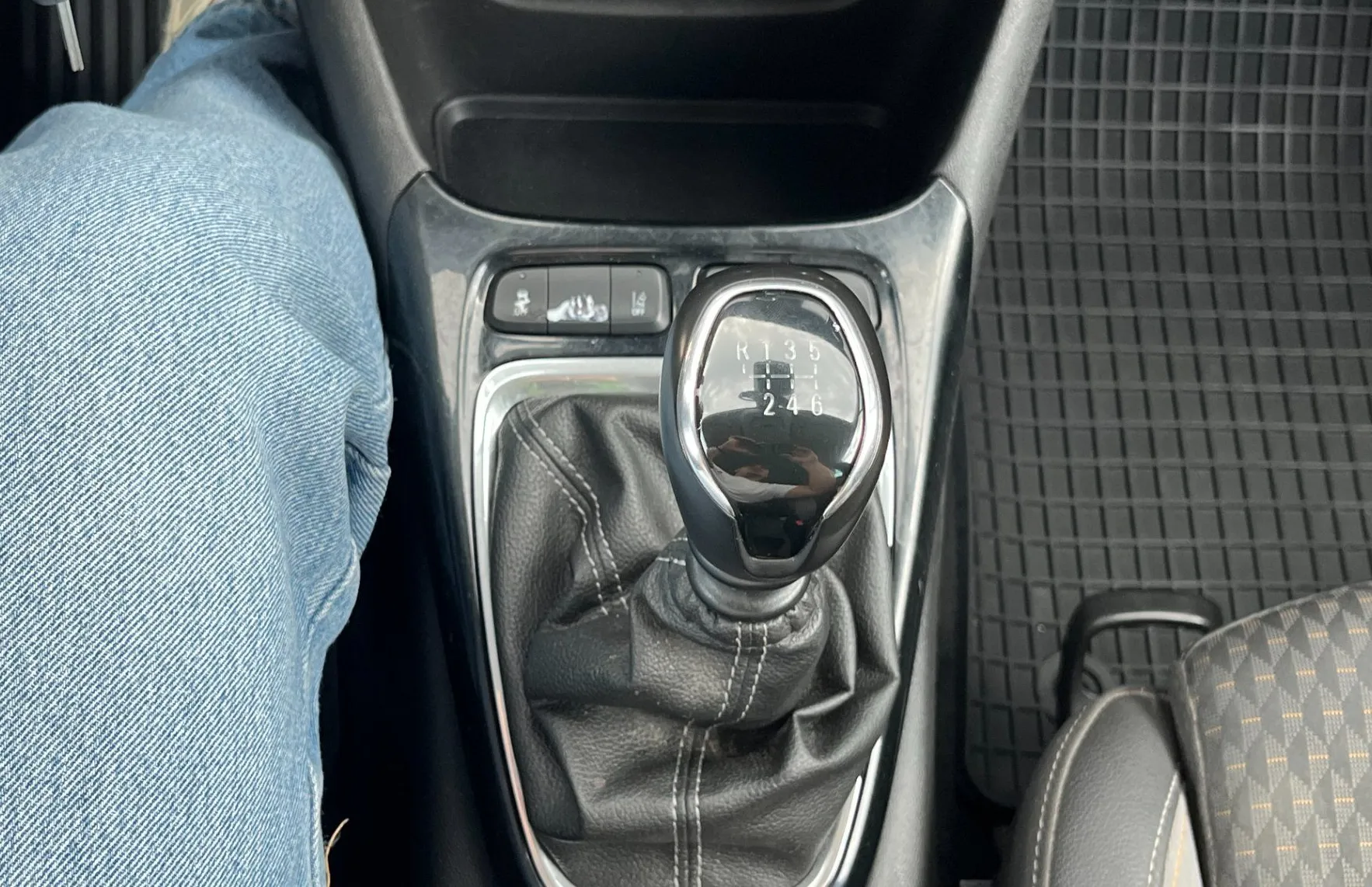 Zunanja slika - Opel Crossland X - NAVI.2XPDC.OGR.SEDEŽ IN VOLAN.TEMPOMAT - 20