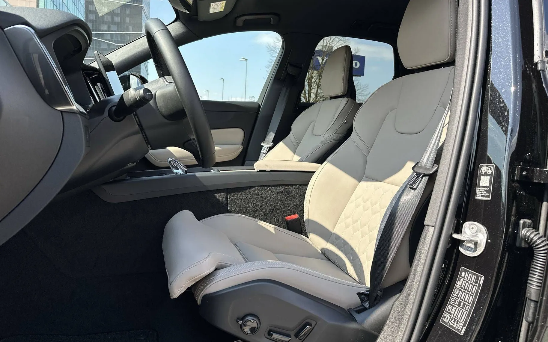 Zunanja slika - Volvo XC60 - B5 P AWD Plus Dark Avt. - 9