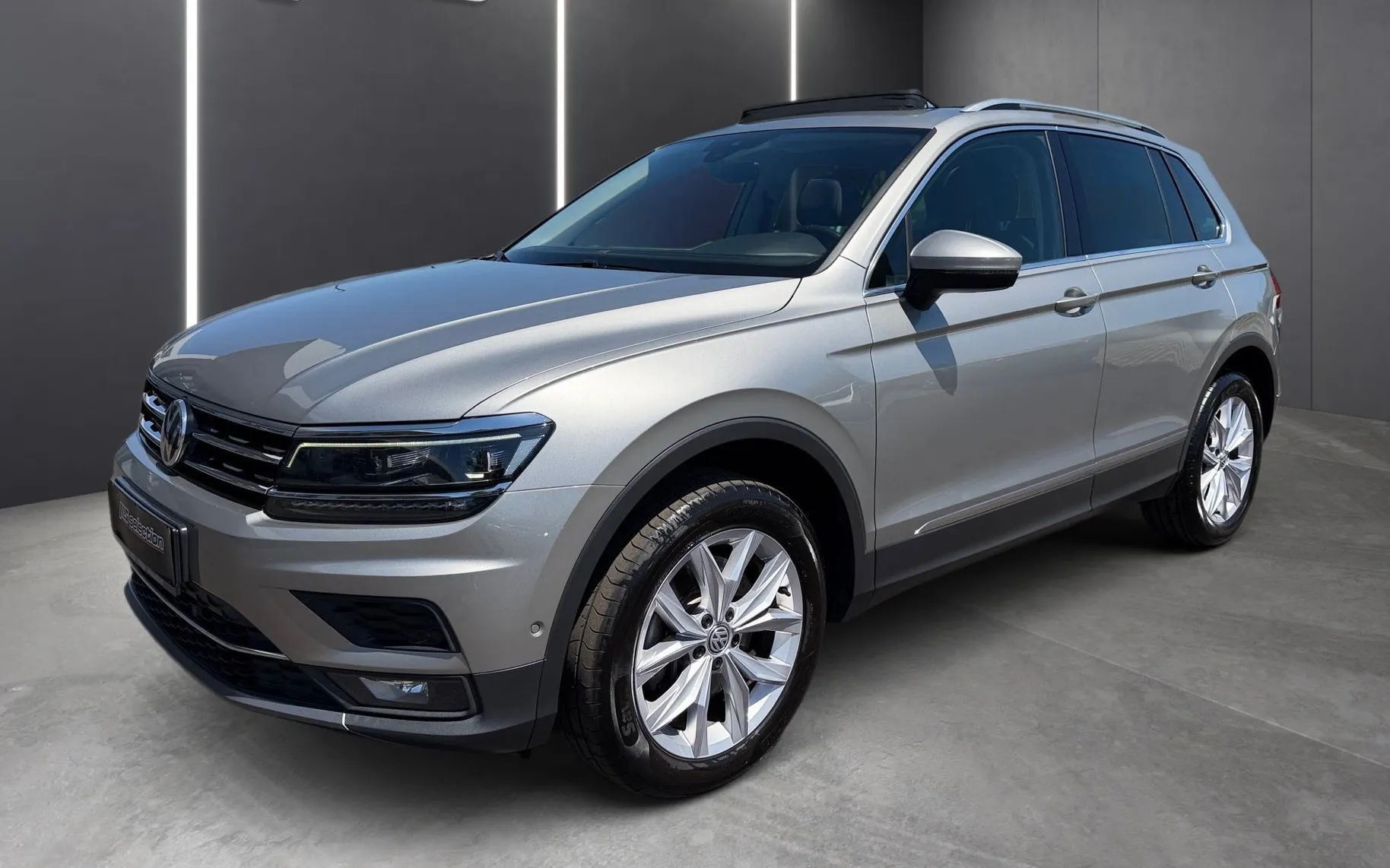 Zunanja slika - Volkswagen Tiguan - 4motion 2.0 TDI Highline DSG-Panorama-Vl. kljuka - 1