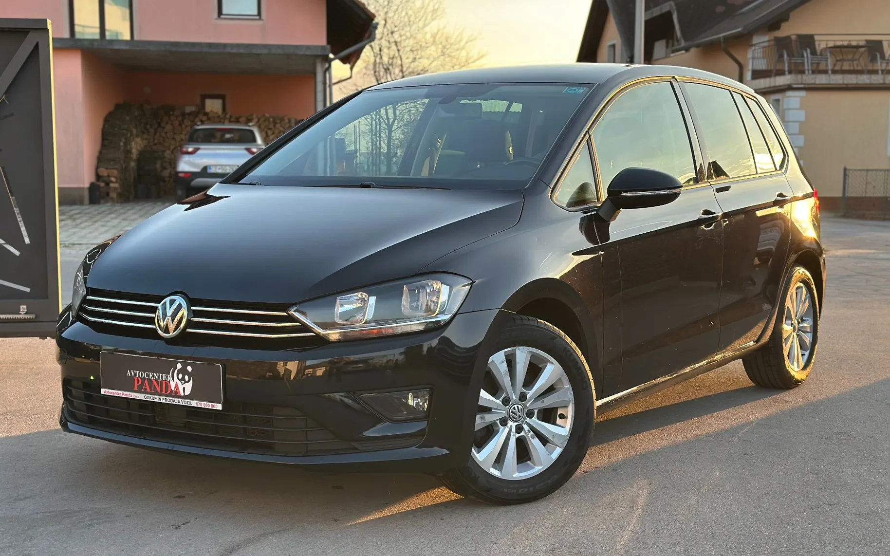 Zunanja slika - Volkswagen Golf - Sportsvan 1.6 TDI DSG Comfortline+ACC+ALU+NAVI+2X PDC - 1