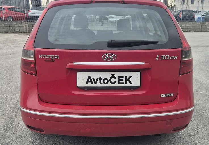 Zunanja slika - Hyundai i30 Wagon - 1.6 CRDI + UGODNO - 6