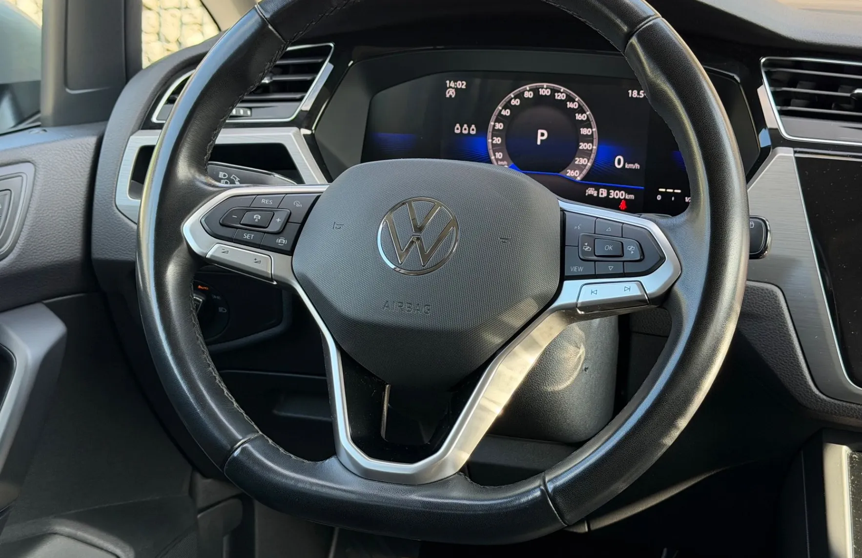Zunanja slika - Volkswagen Touran - 2.0 TDI DSG |1. LAS.|VIRTUAL|ALCANTARA|MASAZA|PDC| - 12