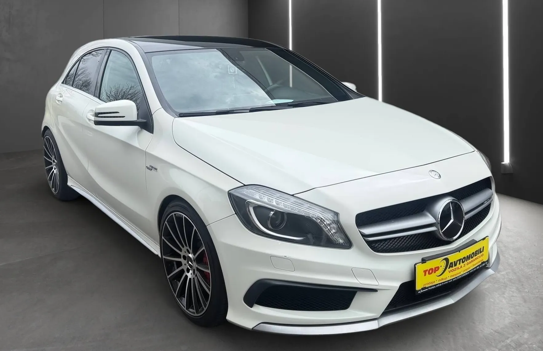 Zunanja slika - Mercedes-Benz A-Razred - 45 AMG 4MATIC XENON NAVI PDC TEM ŠPORTNI IZPUH - 11