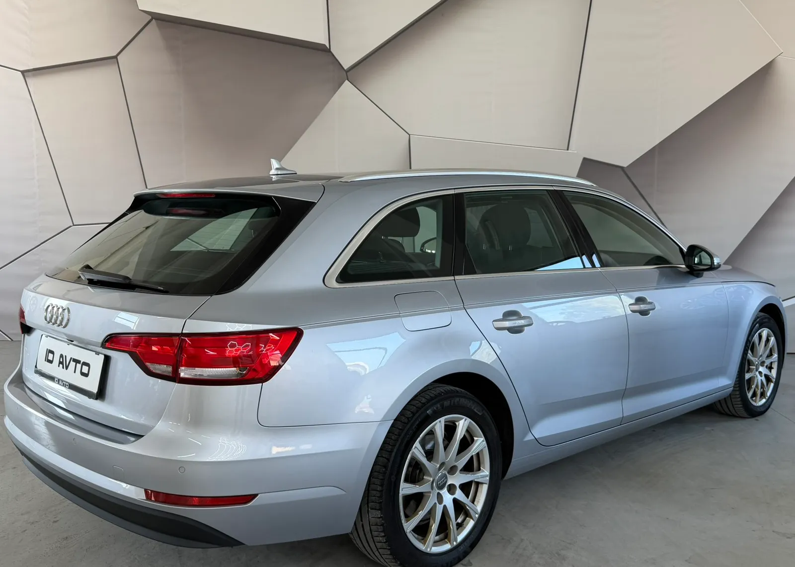 Zunanja slika - Audi A4 - Avant 2,0 TDI Sport S tronic - 4