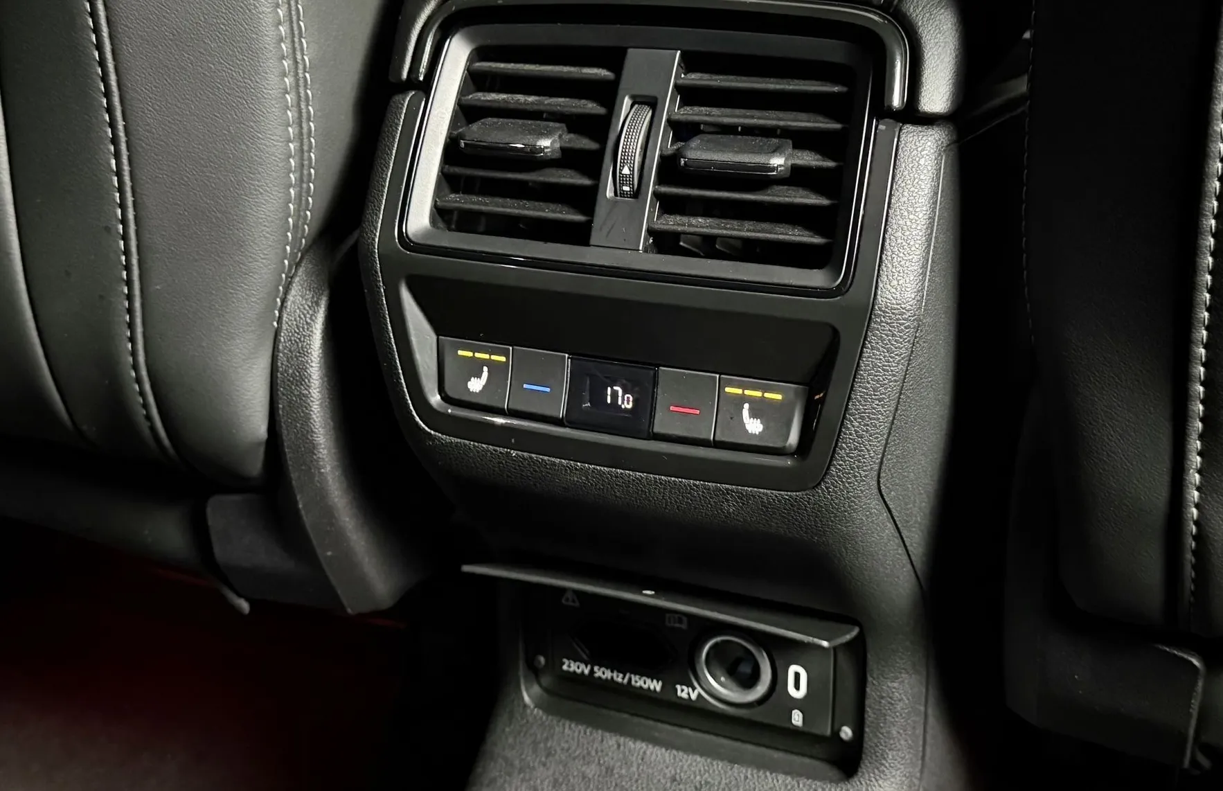 Zunanja slika - Škoda Kodiaq - 2.0 TDI SPORTLINE DSG - PANO - HLAJ GRET SED. - 16