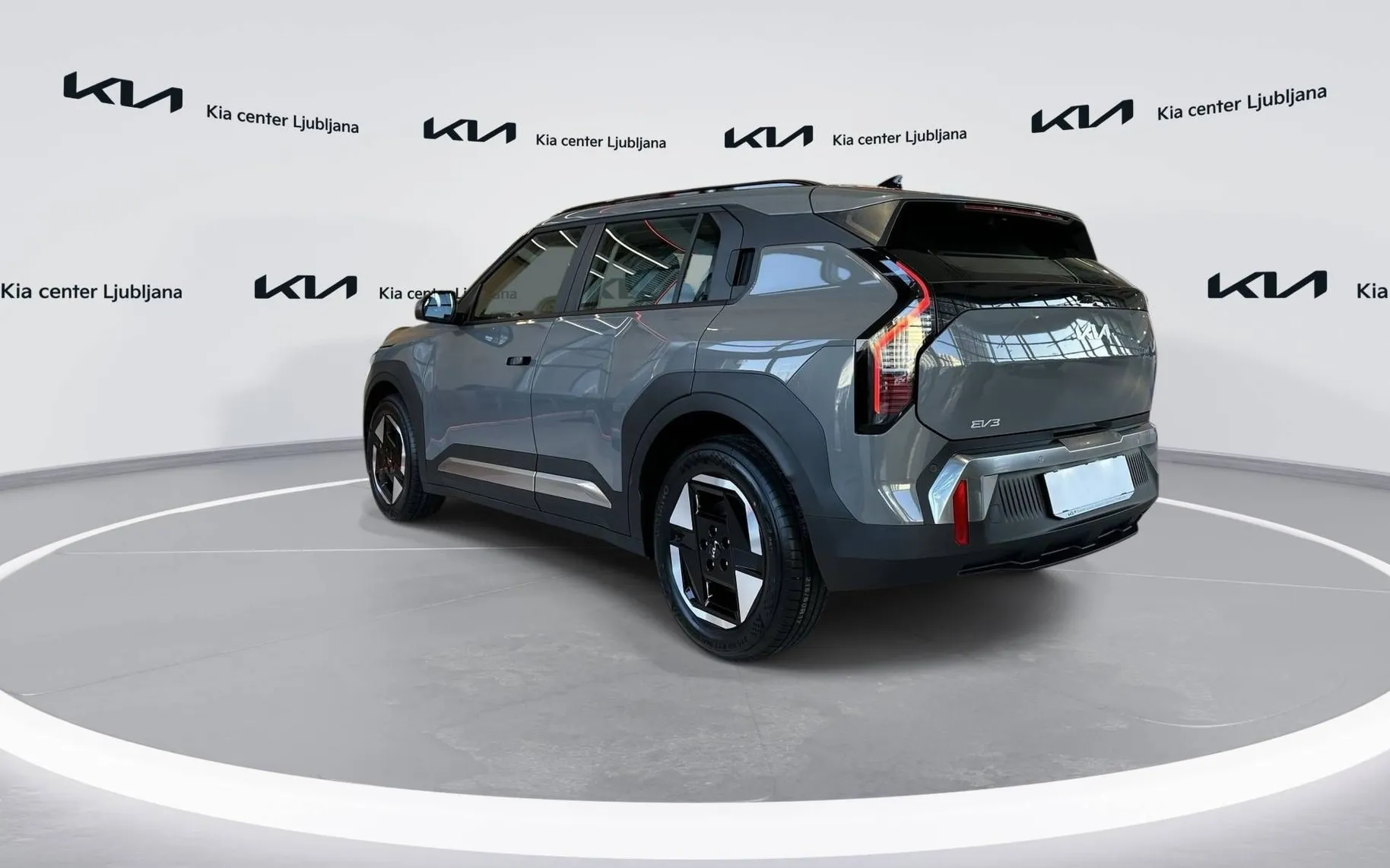 Notranja slika - KIA EV3 - STAR 58.3 kWh baterija - 7