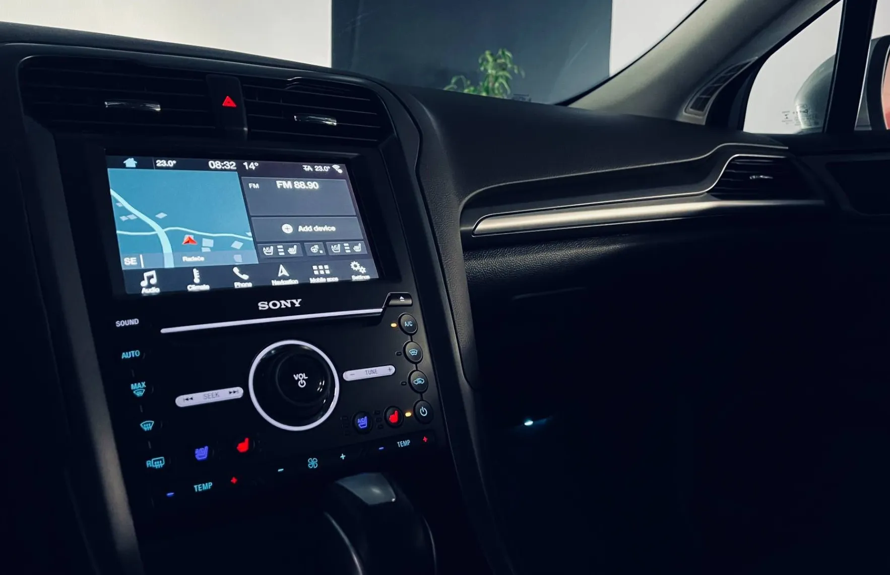 Zunanja slika - Ford Mondeo - 2.0 TDCi 132 kW Powershift Titanium - 12