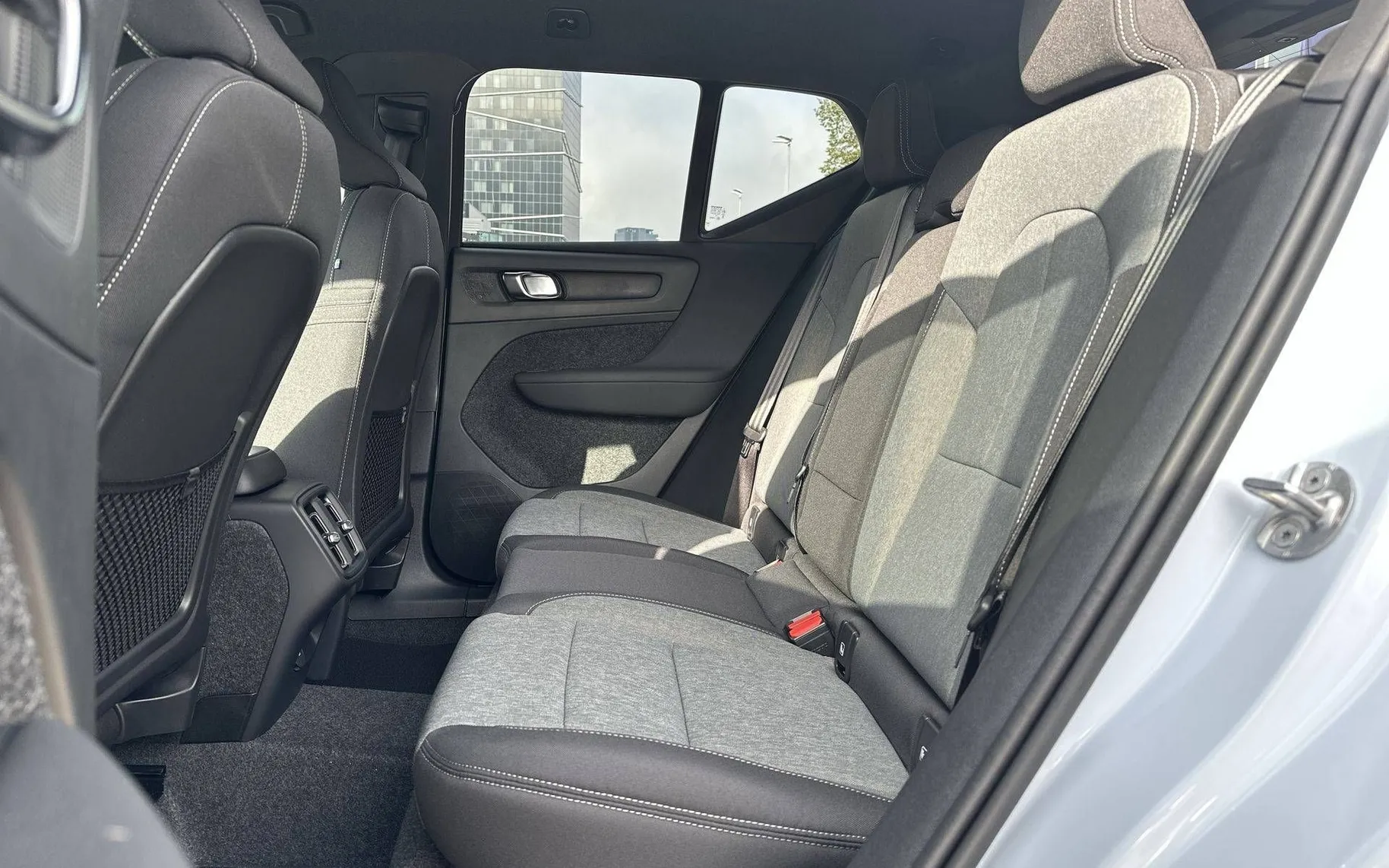 Notranja slika - Volvo XC40 - B3 P Core Avt. - 19