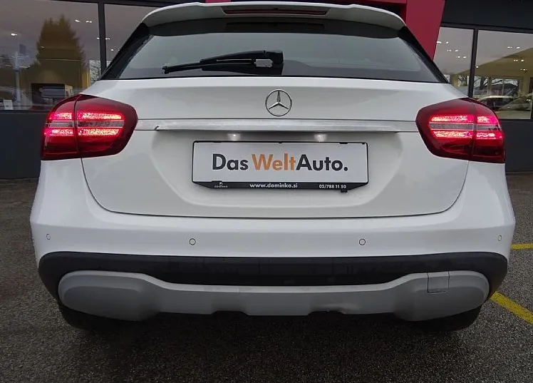 Zunanja slika - Mercedes-Benz GLA-Razred - GLA 200 d 136KM Avt.7G - KOT NOV - SERVISIRAN - - 6
