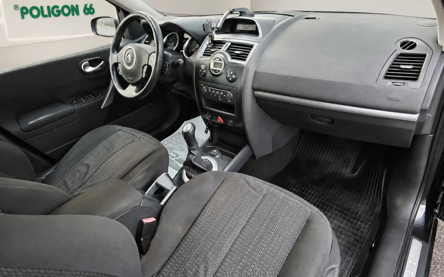 Notranja slika - Renault Megane - 1.6 16V-ODLIČNO OHRANJEN-5 VRAT-MODEL 2008 - 9