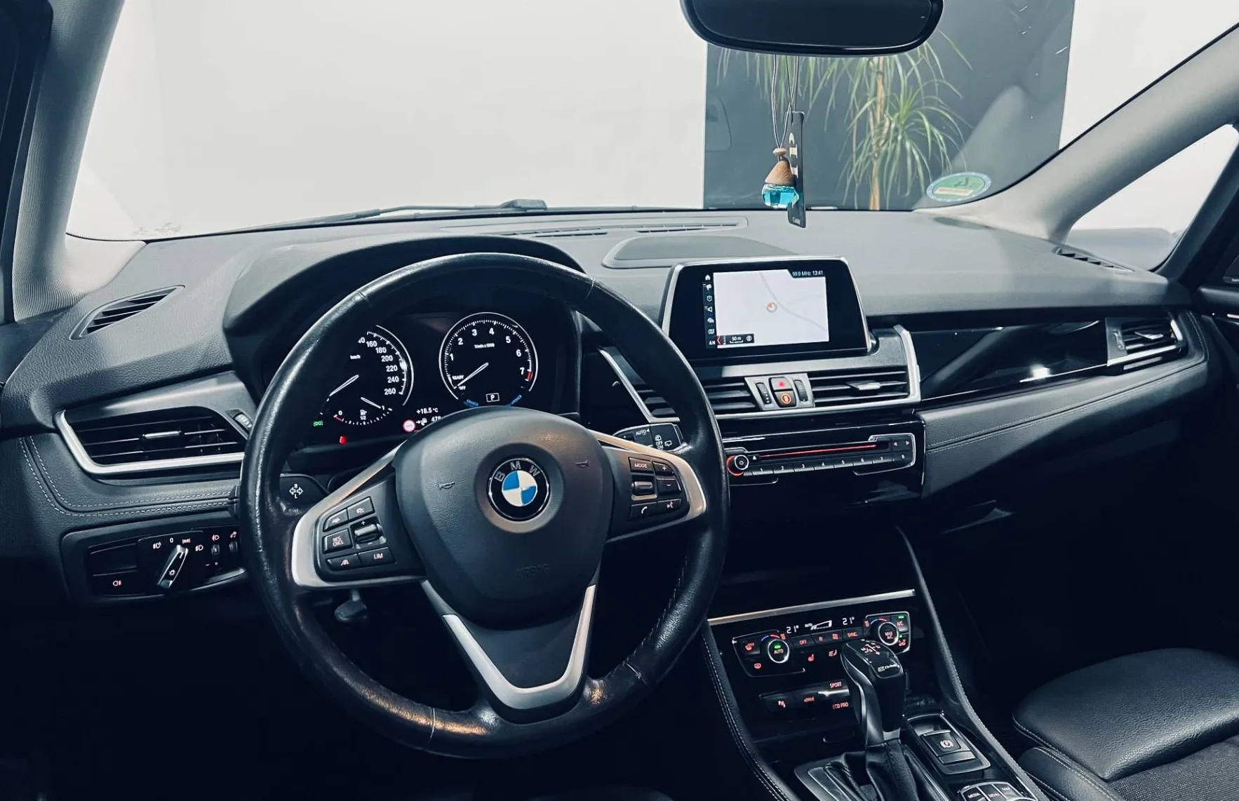 Zunanja slika - BMW Serija 2 - Active Tourer: 225xe iPerformance  AT ... - 10