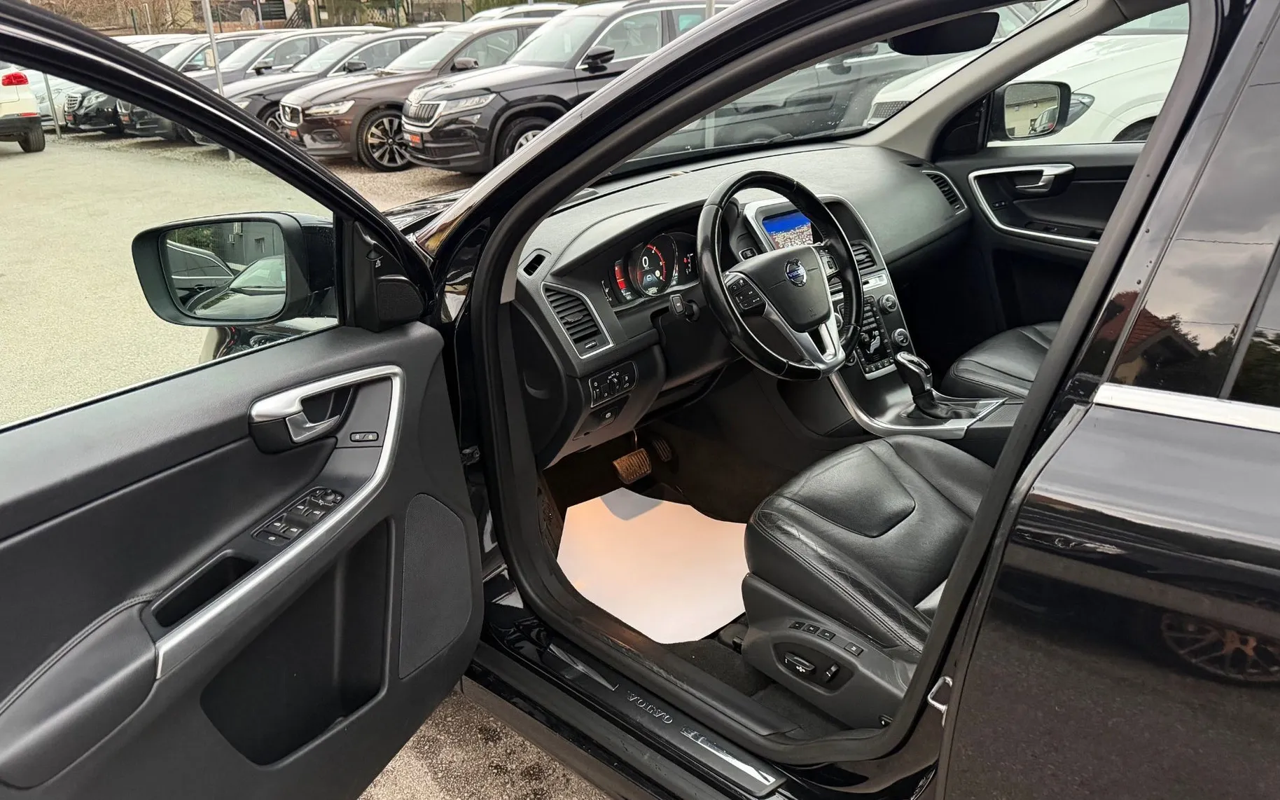 Zunanja slika - Volvo XC60 - D4 Summum AUT. LED XENON ACC NAVI BLS VIRTUAL - 14