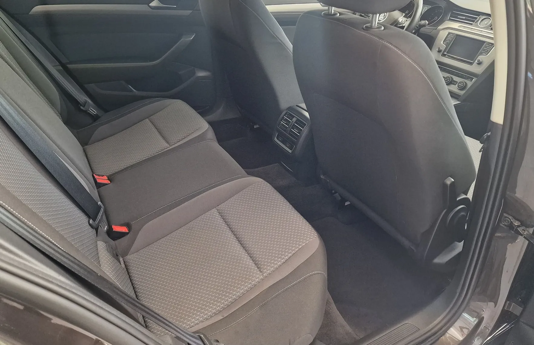 Zunanja slika - VW Passat - Variant 1.6 TDI BMT Trendline NAVI|GR.SED|PDC|ACC - 11