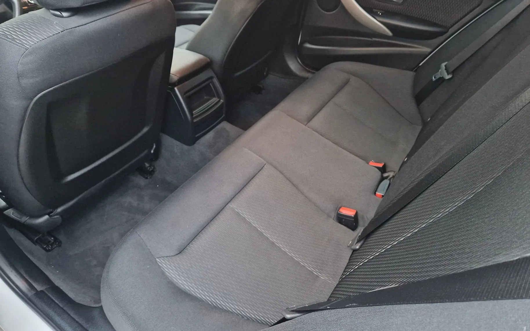 Notranja slika - BMW serija 3: - 318D-M SPORT-LED-FACELIFT-NA OBROKE TUJCI ZAČASNA - 7