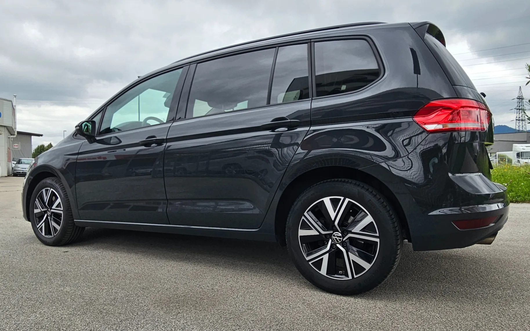 Zunanja slika - Volkswagen Touran - 2,0 TDI BMT Family DSG - 5