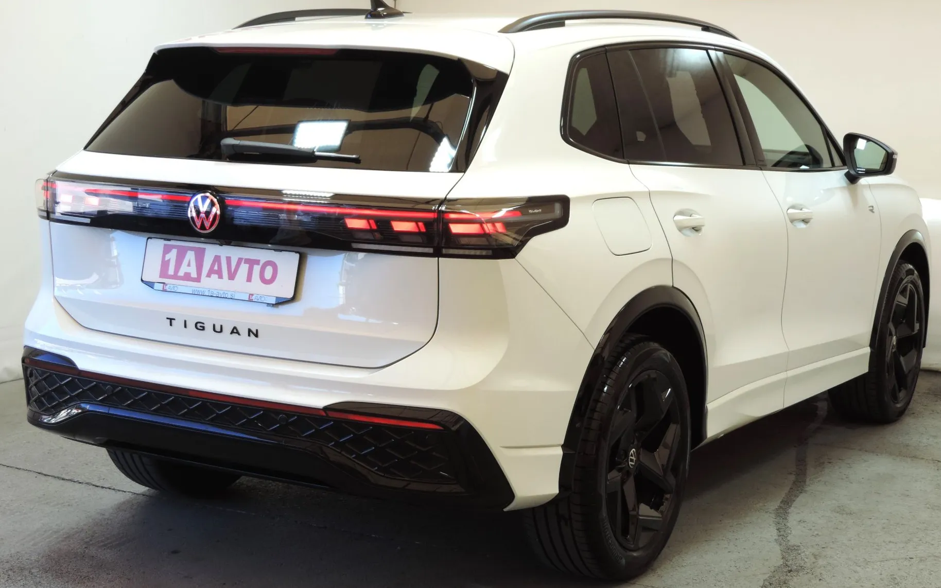 Zunanja slika - Volkswagen Tiguan - 1.5 eTSI BMT R-Line DSG - 5