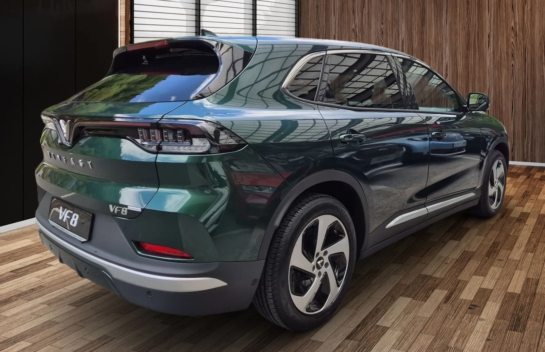 Zunanja slika - Vinfast VF8 - ECO AWD 87.7 kWh 350PS-GRATIS POLNILNICA 22KW - 4