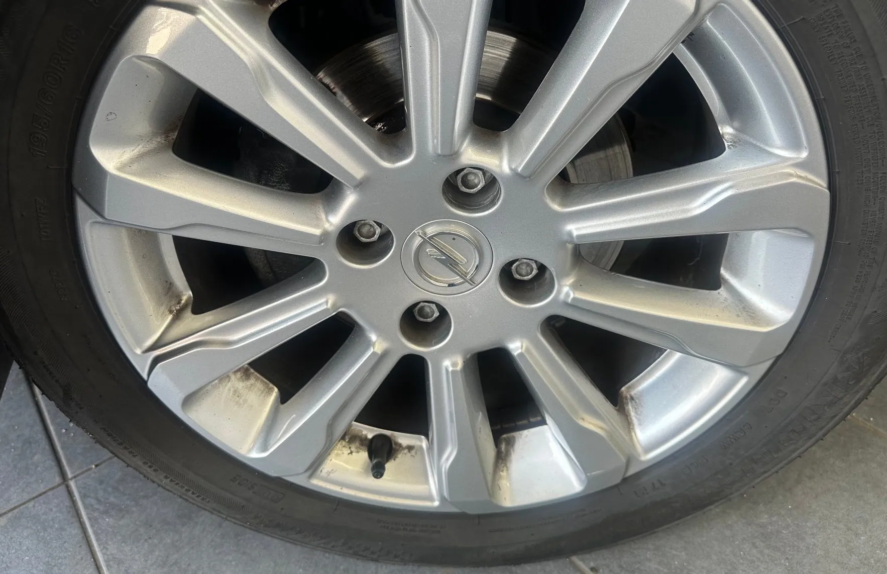 Zunanja slika - Opel Crossland - 1.2  BENCIN.KAMERA.LED.USNJE.NAVI.SAMO 73.000KM. - 18