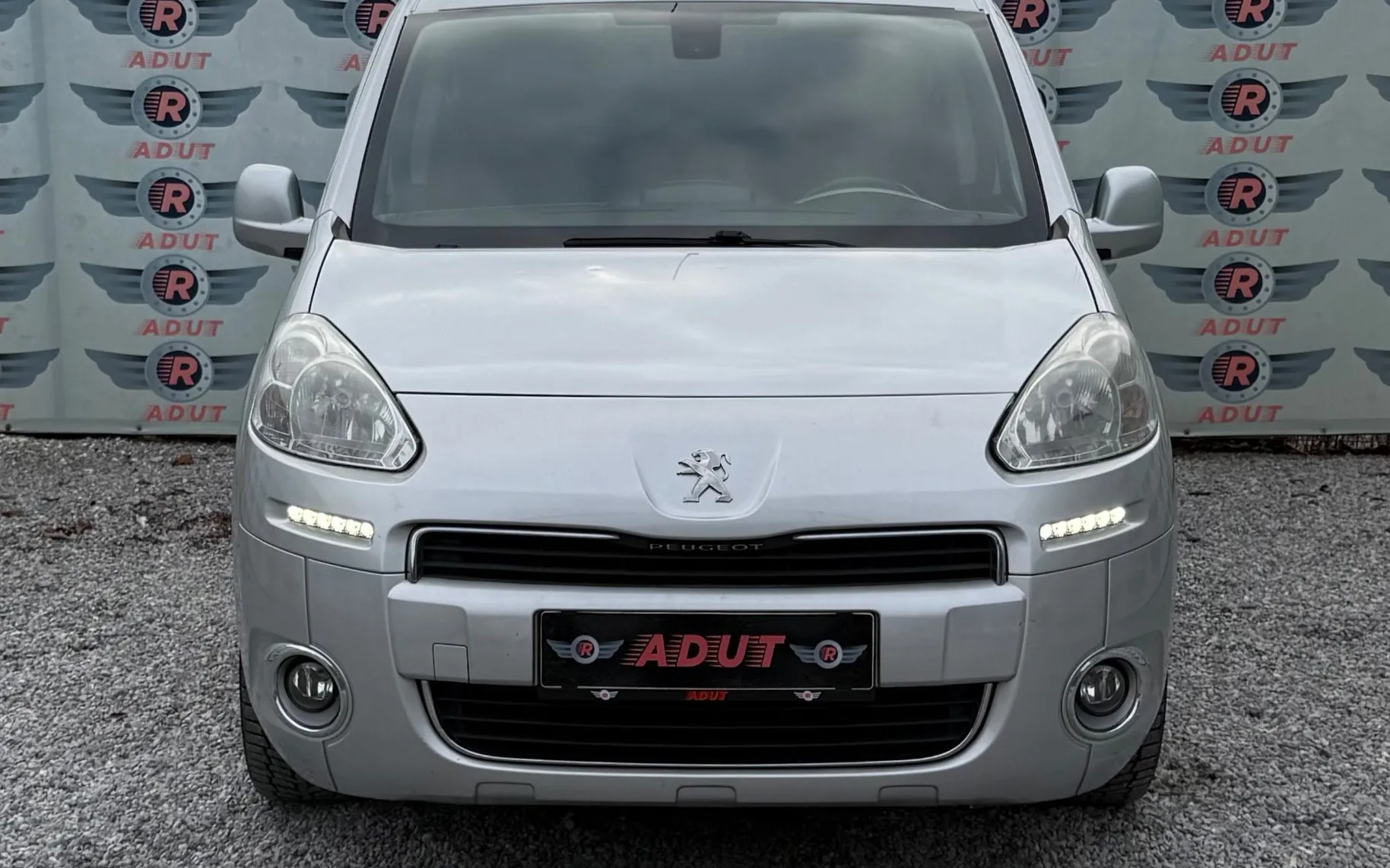 Zunanja slika - Peugeot Partner - 1.6HDi|NOVE ZIMSKE GUM|CAM|PARKSENZ|GRETJ.SEDEŽEV| - 2