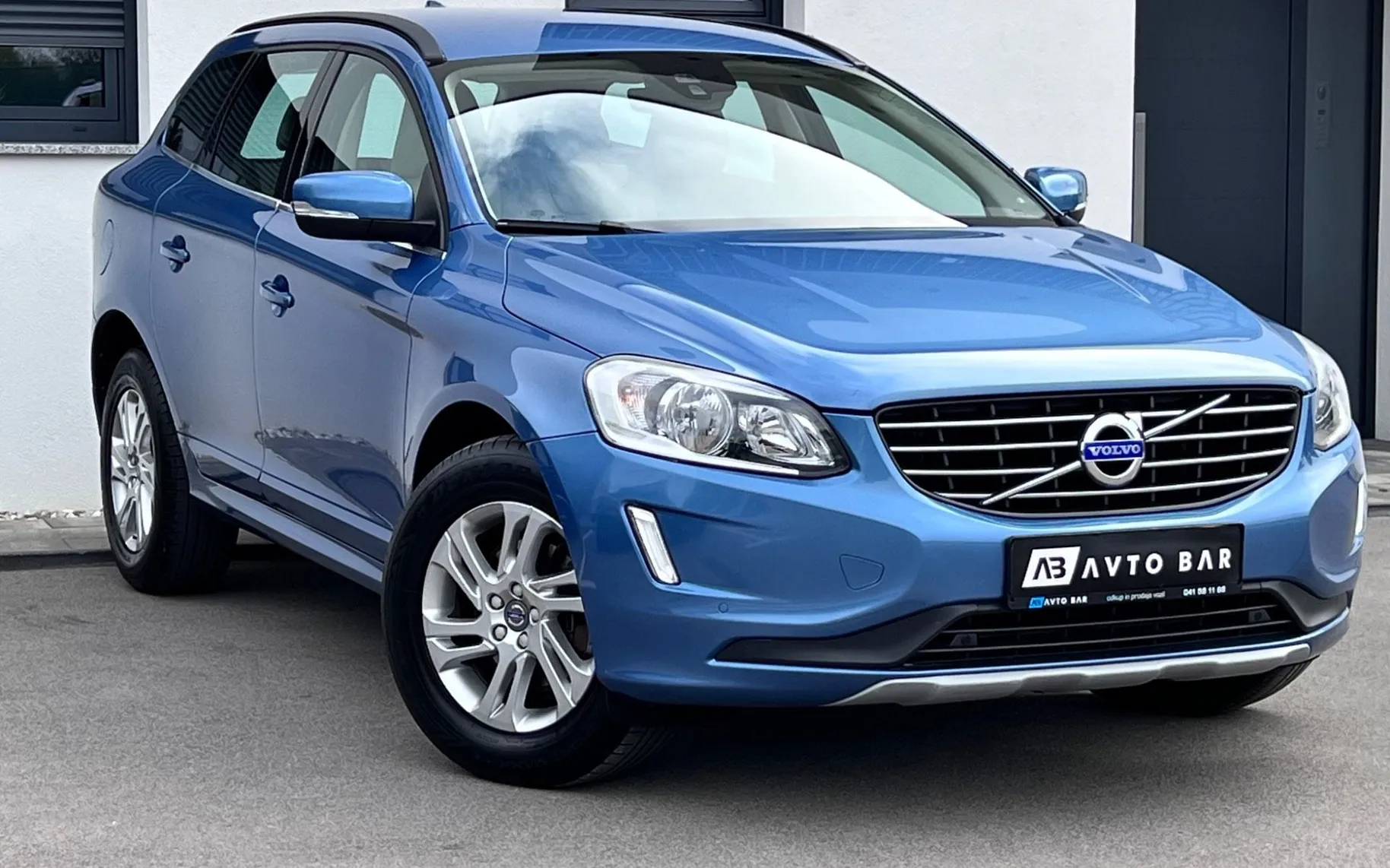 Zunanja slika - Volvo XC60 - D3+SLO+1.LAST+SAMO 104.475km++R.KAMERA - 3