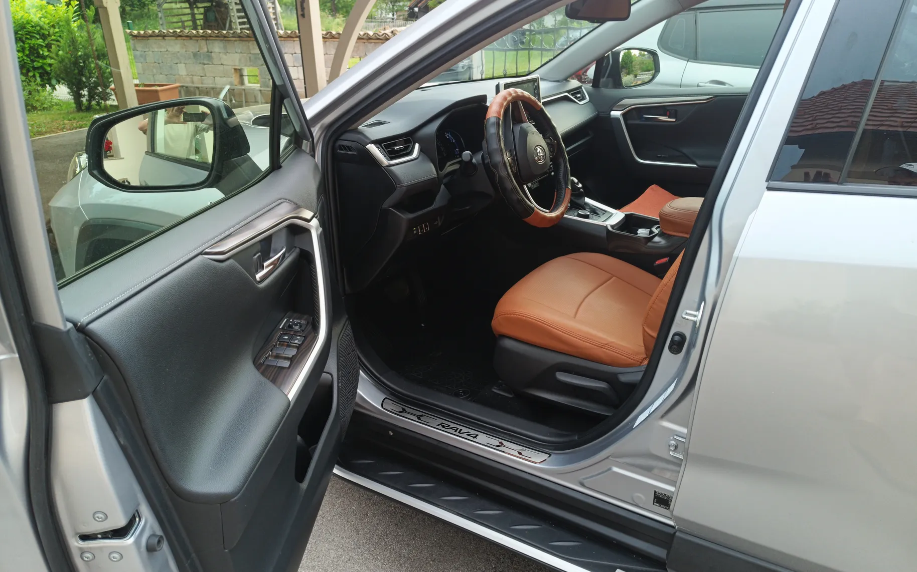 Notranja slika - Toyota RAV4 - elegant awd - 14