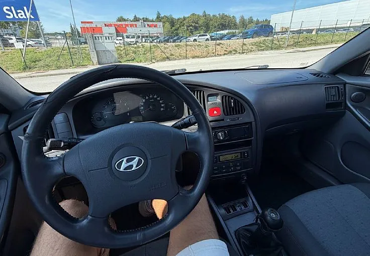 Zunanja slika - Hyundai Elantra - 2.0 CVVT GLS Top-K LEPO OHRANJENO VOZILO - 9