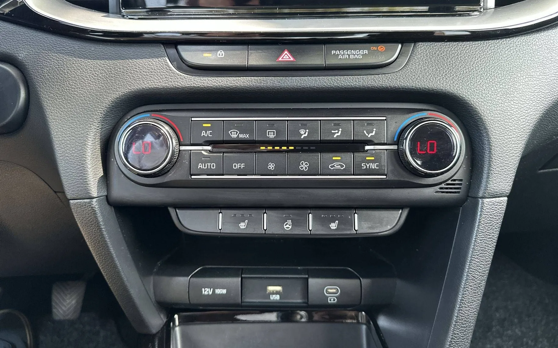 Notranja slika - KIA XCeed - 1.5 T-GDI EX WAY - 19
