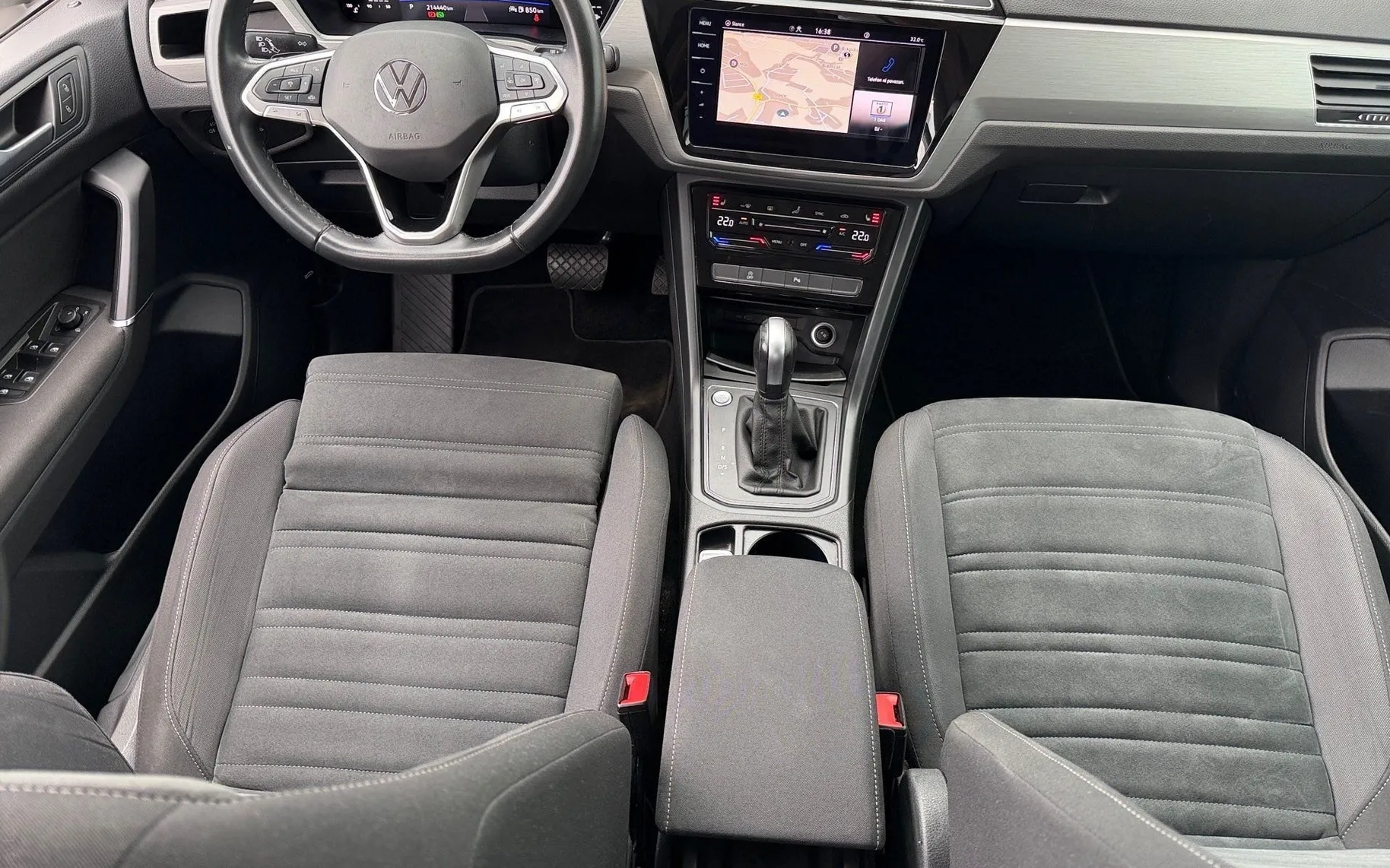 Notranja slika - Volkswagen Touran - 2.0 TDI BMT Family DSG Kamera - Virtual... - 10