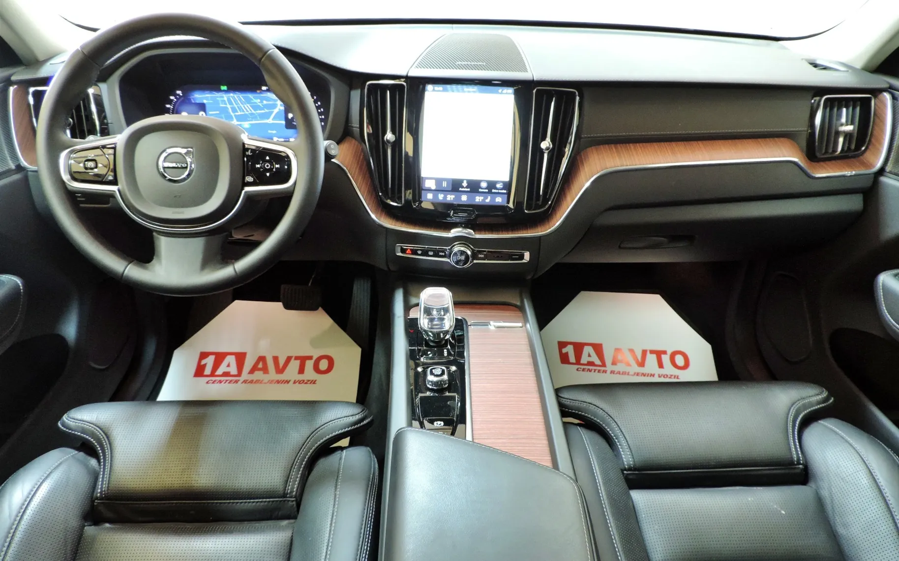 Zunanja slika - Volvo XC60 - B5P AWD Ultimate Dark Avt. LED-KAMERE 360-PANORAMA - 13