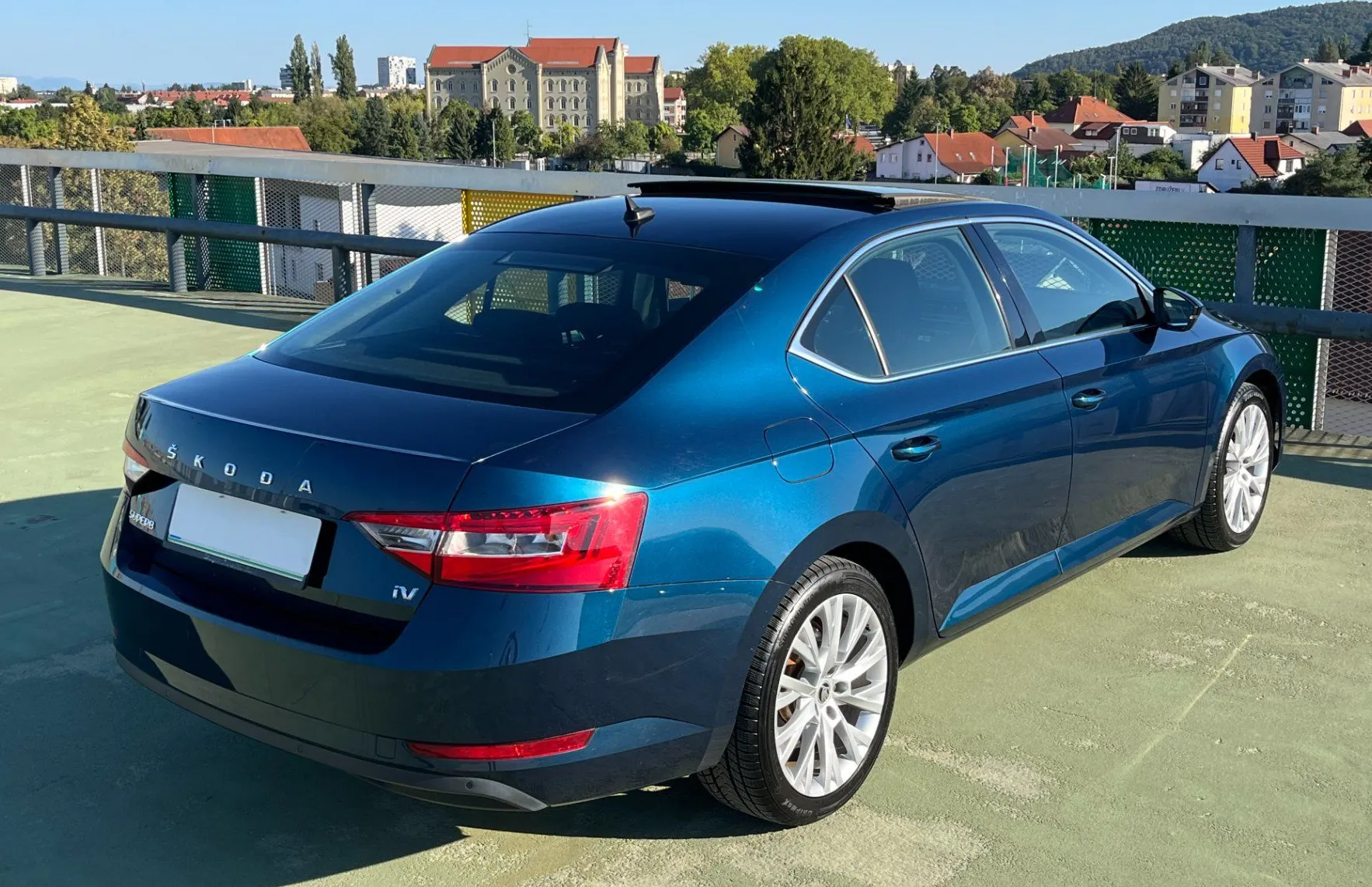 Zunanja slika - Škoda Superb - iV 1.4 TSI Ambition DSG. PANORAMA. LED.NAVI.2X PDC - 5