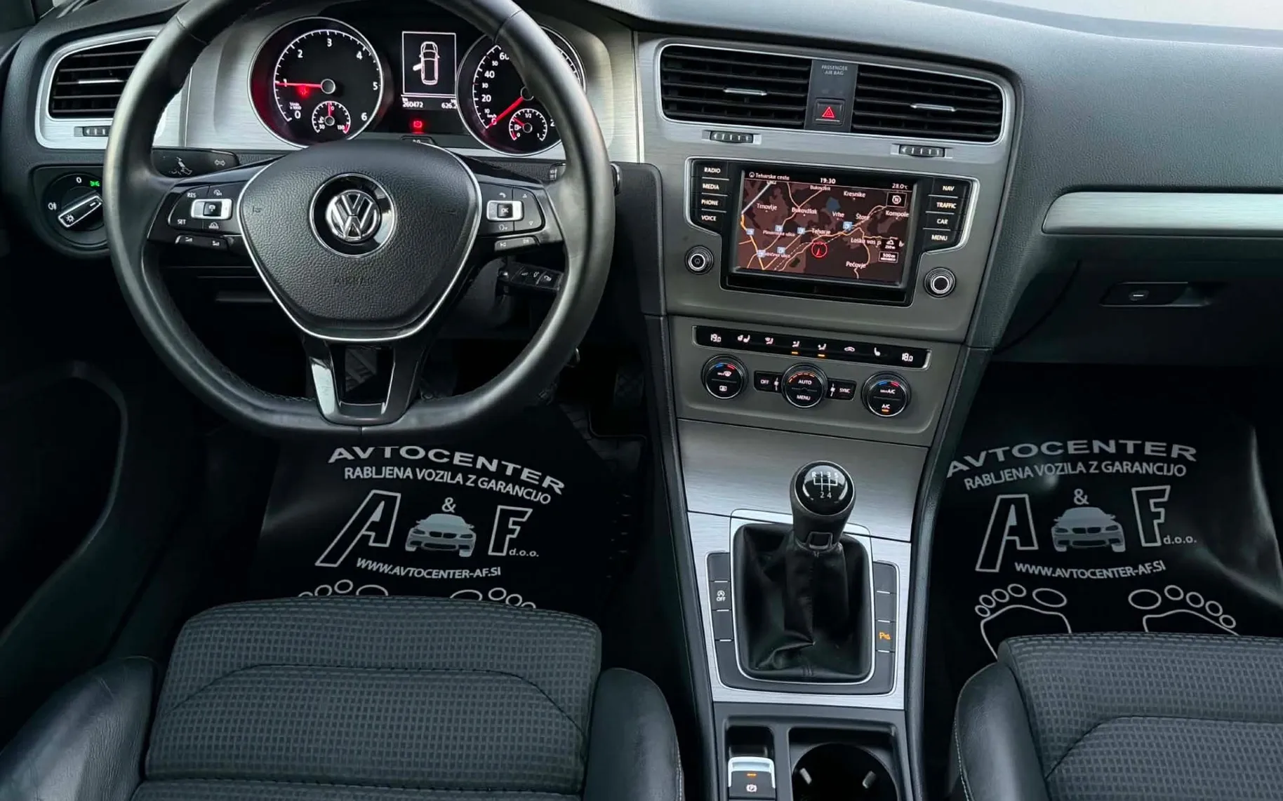 Notranja slika - Volkswagen Golf Variant - 1.6 TDI-H LINE-BI XENON+MASAŽA-LIZING ZA TUJCE- - 10
