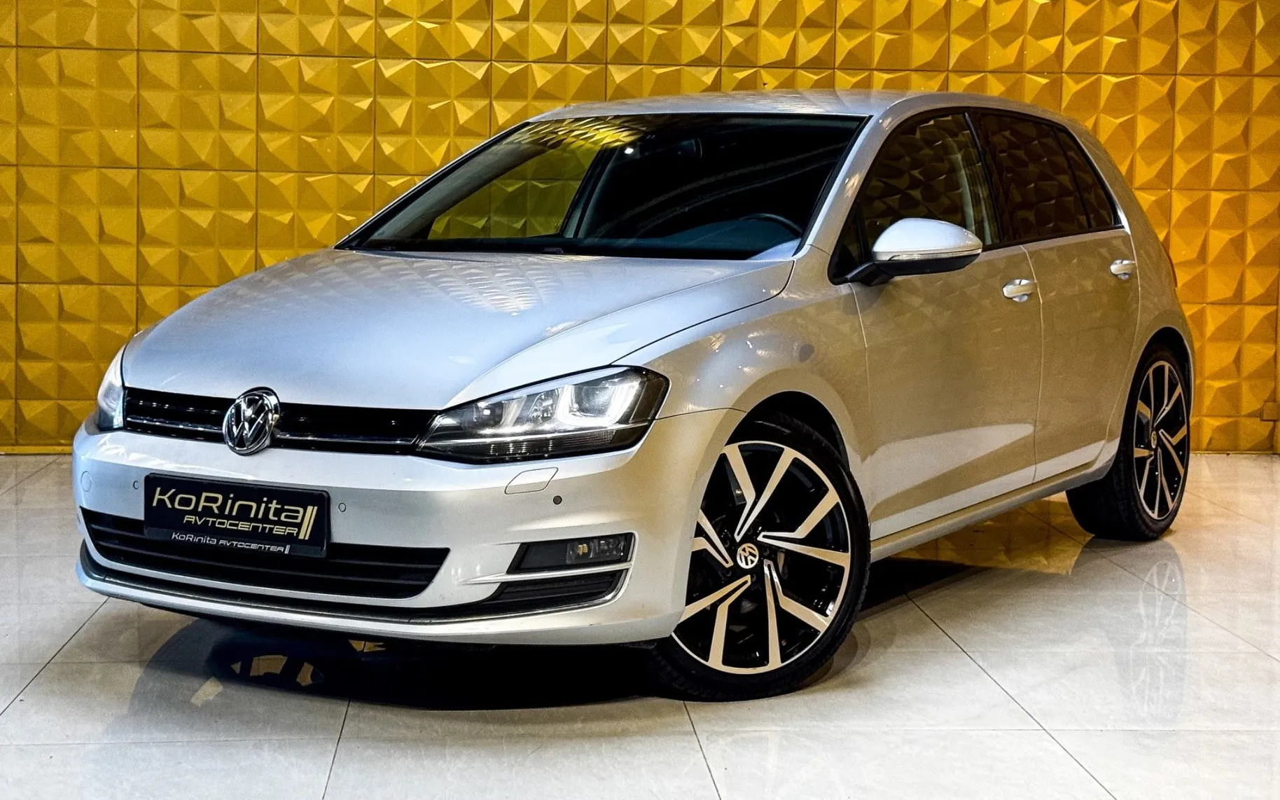 Zunanja slika - Volkswagen Golf - 2.0 TDI  AUT. GRETJE-NAVI-BI XENON-F1-ALCANTARA - 5