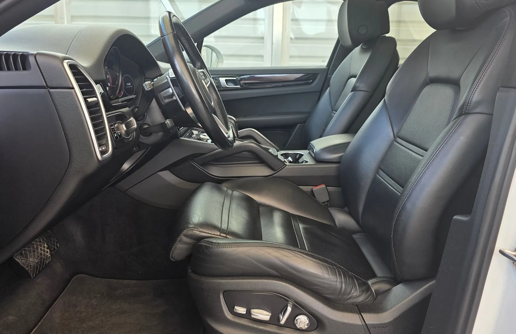Zunanja slika - Porsche Cayenne - Coupe 3.0 V6 - CHRONO - PANO - BOSE - KLJUKA - 360 KAM - 9