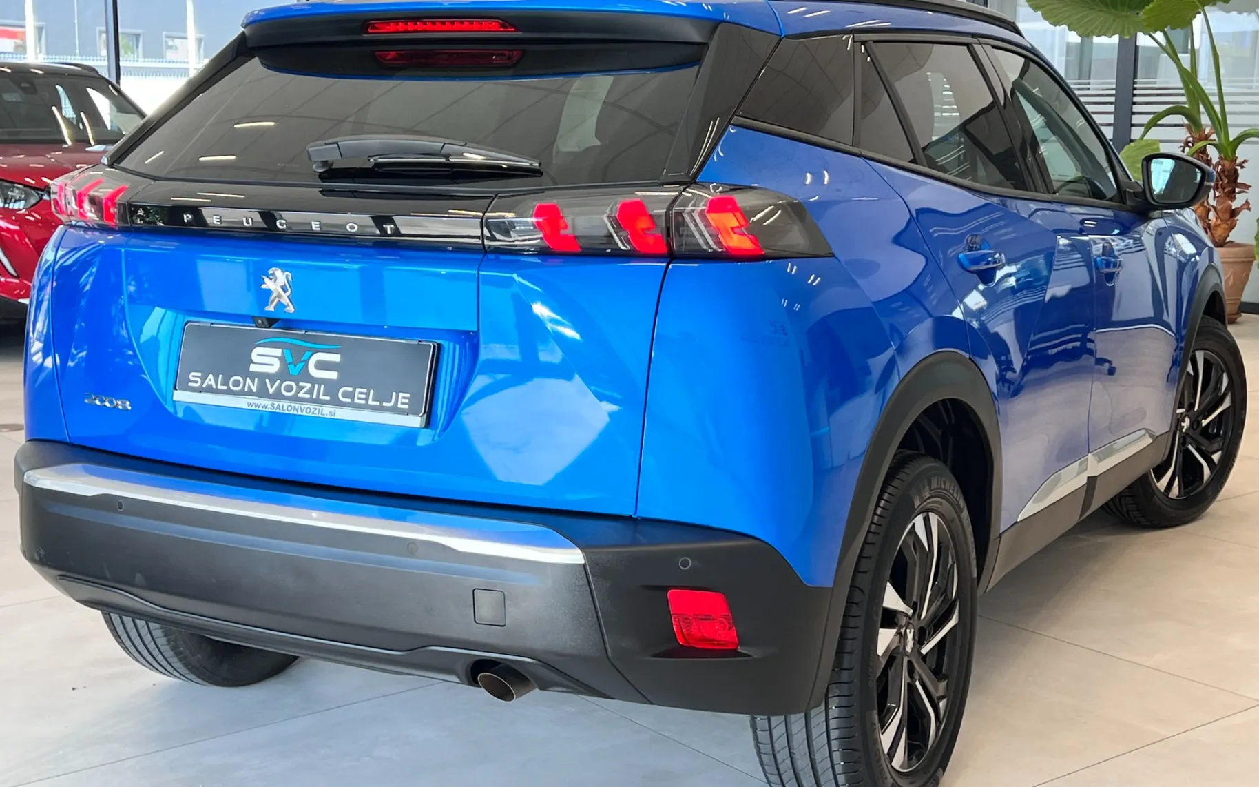 Zunanja slika - Peugeot 2008 - 1,2 PureTech 100 S&S Allure - 4