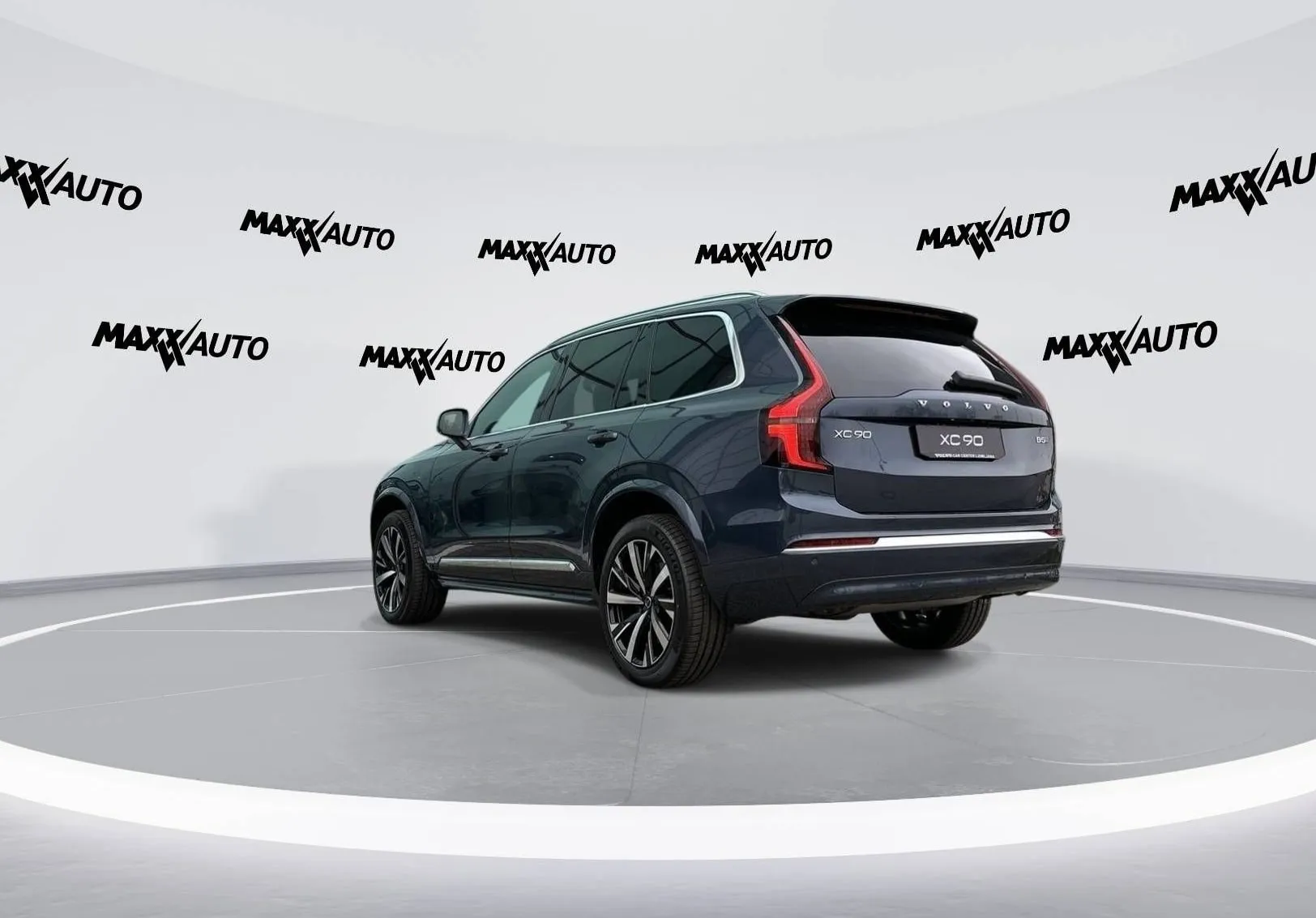 Notranja slika - Volvo XC90 - B5 P Core Bright 7s AT AWD 3 leta gar. + 3 serv - 7
