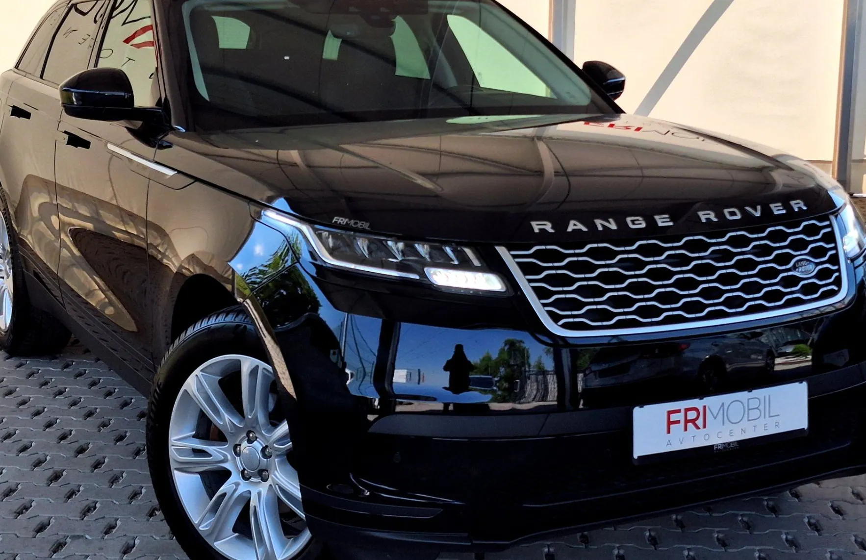 Zunanja slika - Land Rover Range Rover Velar - 2.0 TD Base Aut.•ALCANTARA•KAMERA•ALU20•VL.KLJU - 3