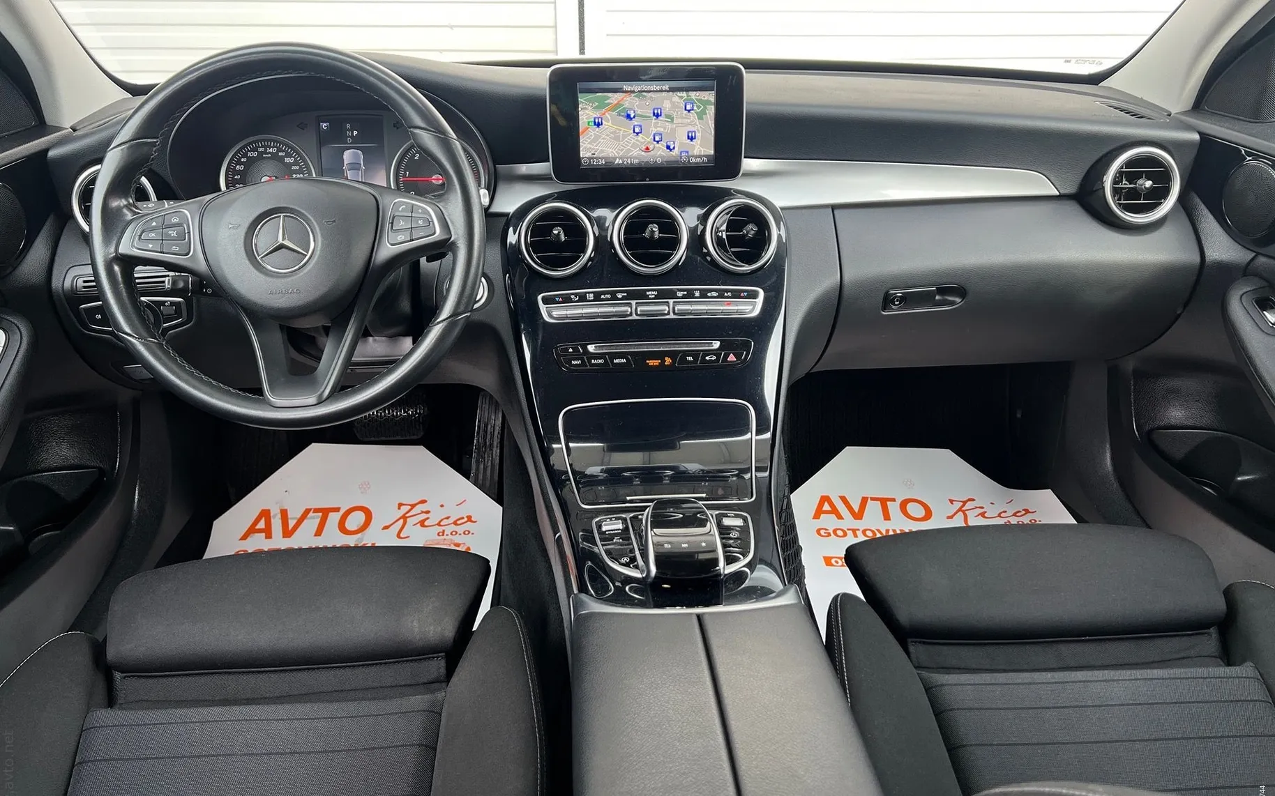 Notranja slika - Mercedes-Benz C-Razred - C 200 d-BI-XENON-LED-AUT-KAMERA-RADAR TEM-NAVI-F1 - 9