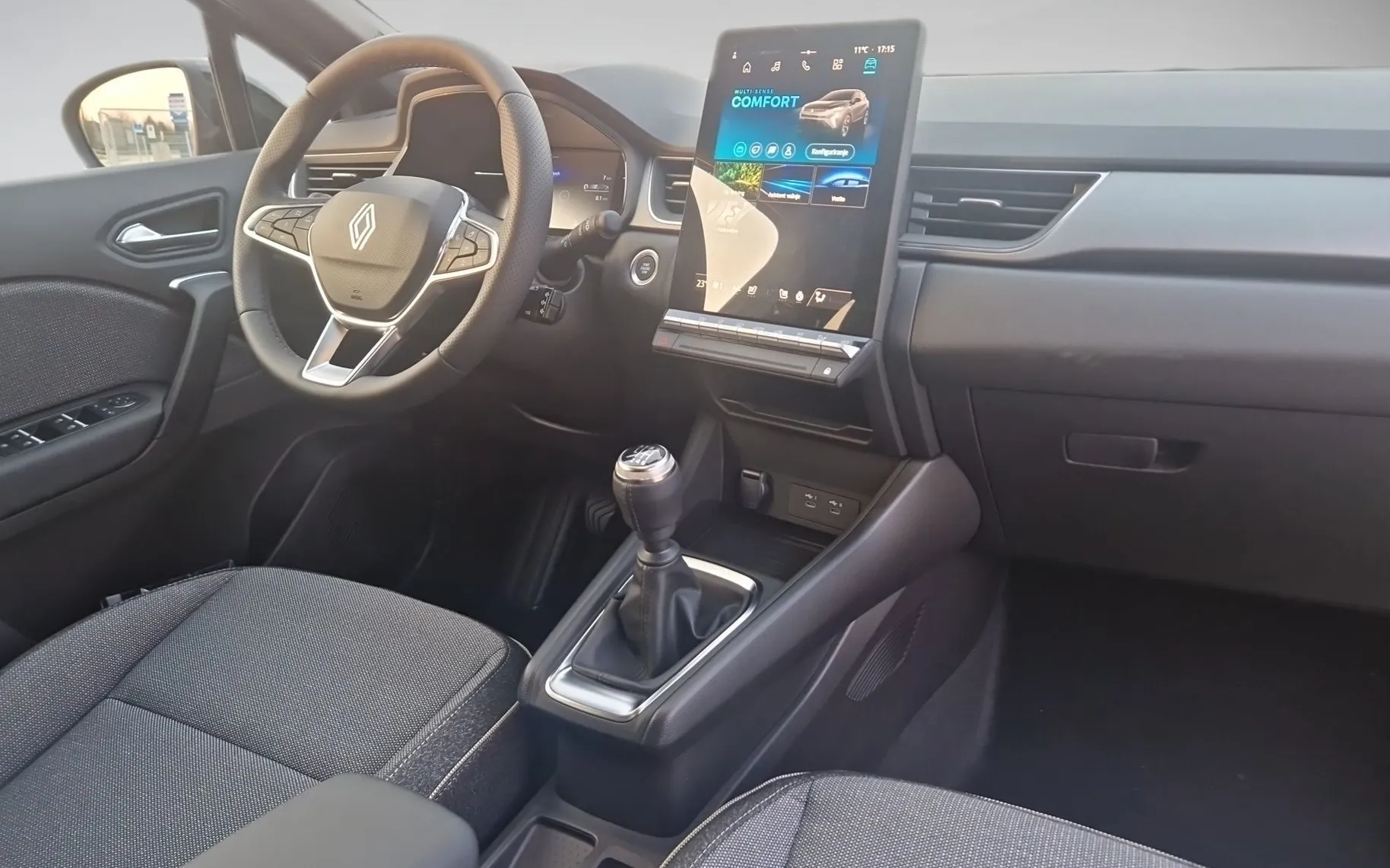 Zunanja slika - Renault Captur - TCe 140 techno + paket ZIMA - 16