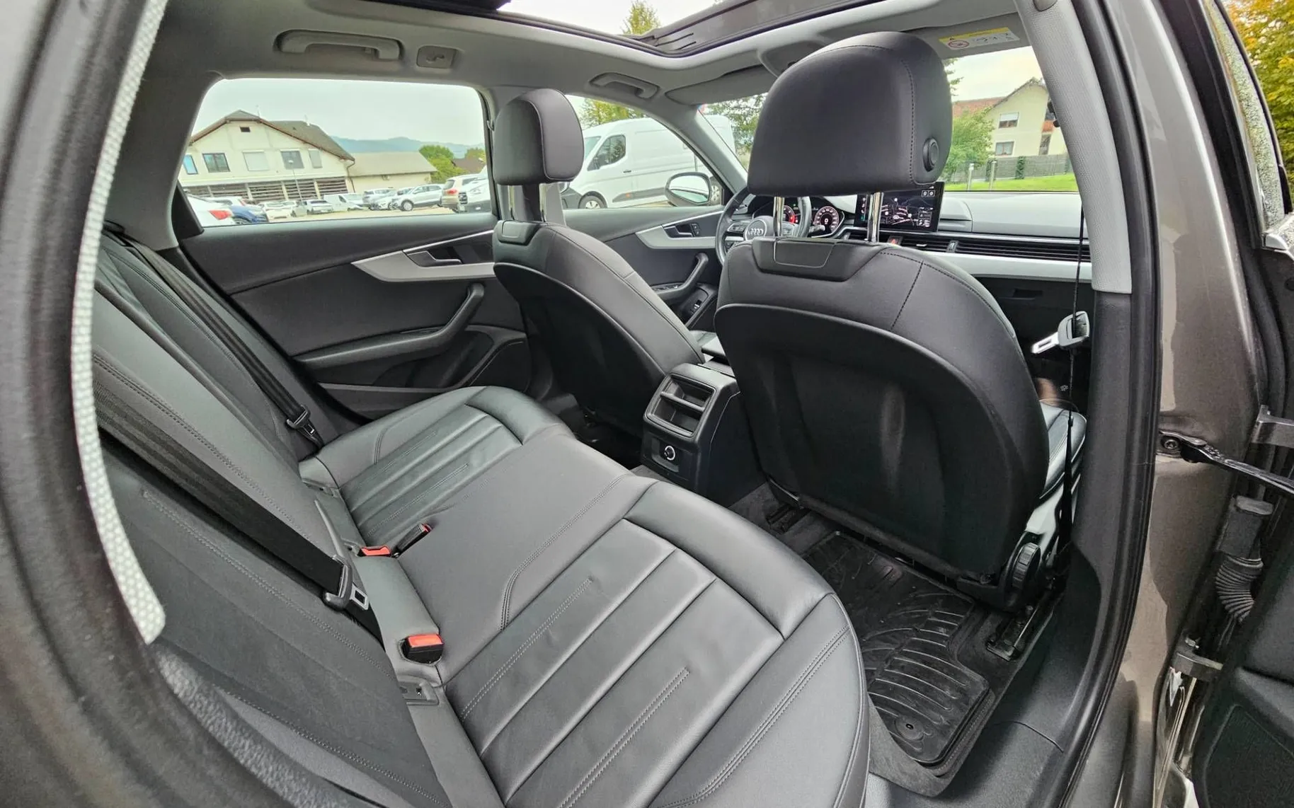 Notranja slika - Audi A4 Avant - TDI SPORT S tronic |VIRTUAL|PANO|BLIS|ALU18|TOP| - 10