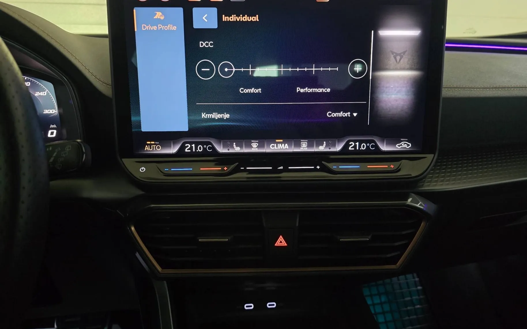 Notranja slika - Cupra Formentor - 1.5 eTSI DSG - Matrix.360kam.Sennheiser.DCC.ALU19 - 15