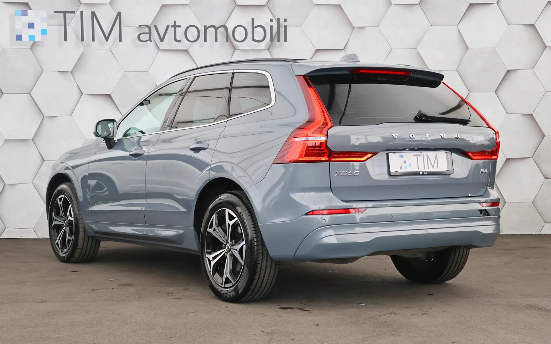 Zunanja slika - Volvo XC60 - B4D 2.0d Geartronic Essential 197KM - 4